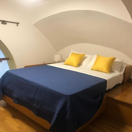 William Apt Sorrento Esterno foto